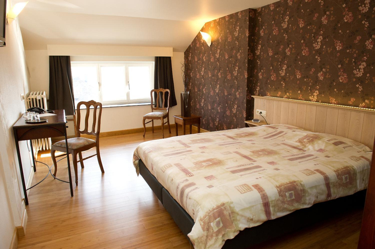 Bedroom 12