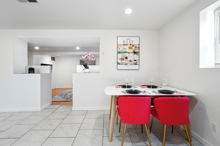 Others 5, A Cottage in Downtown STL. Sleeps 10, Saint Louis