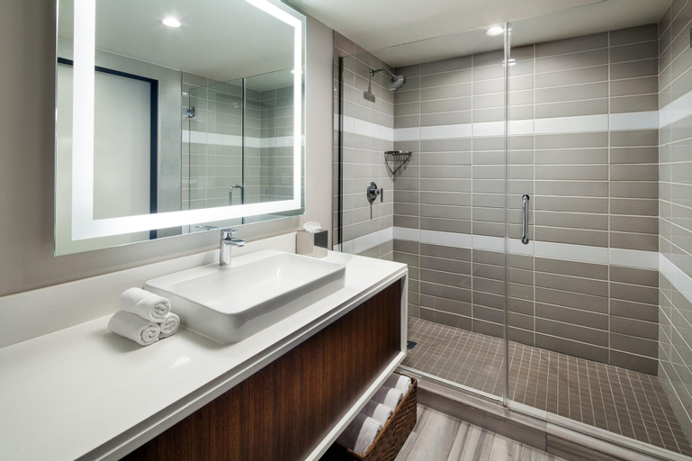 Bathroom 20