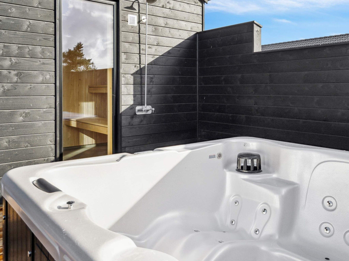 Bathroom, 5 Star Holiday Home in Romo, Tønder