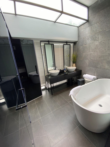 Bathroom 5, Sanctuary Residential Resort Community, Xuyên Mộc