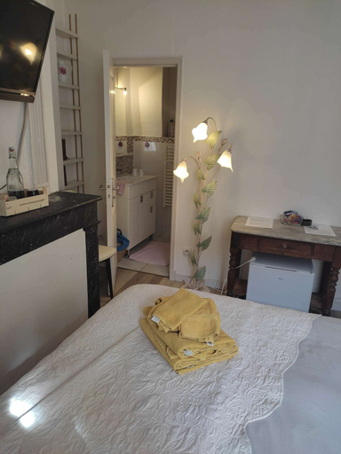 Bedroom 4, B&B Le Miroir aux Fées, Gironde