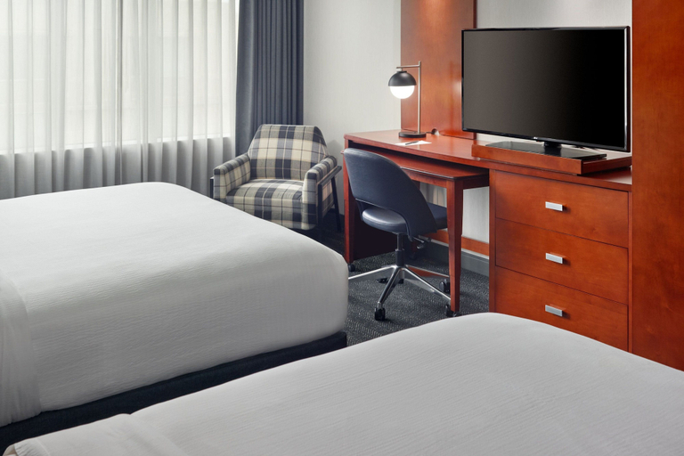 Bedroom 4, Courtyard by Marriott Washington, DC/Foggy Bottom, Washington D.C.