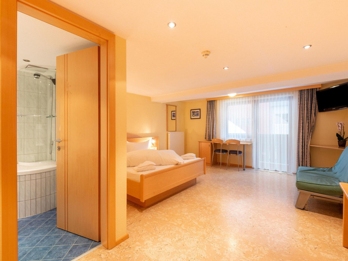 Bedroom 4, Apartment in Langenfeld With Mountain Views, Imst