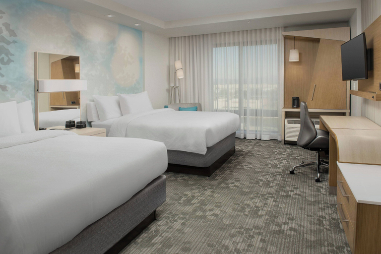 Bedroom 3, Courtyard by Marriott Portland East, Multnomah