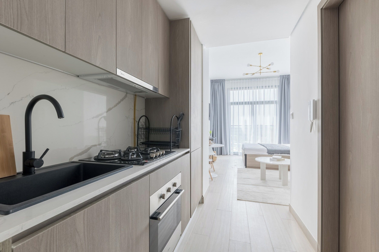 Private kitchen 5, Shining studio in Laya Heights, Dubai