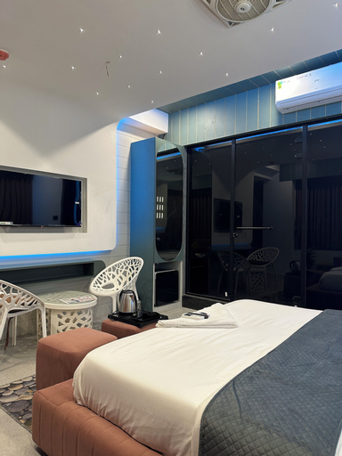 Hotel Victoria, Surat