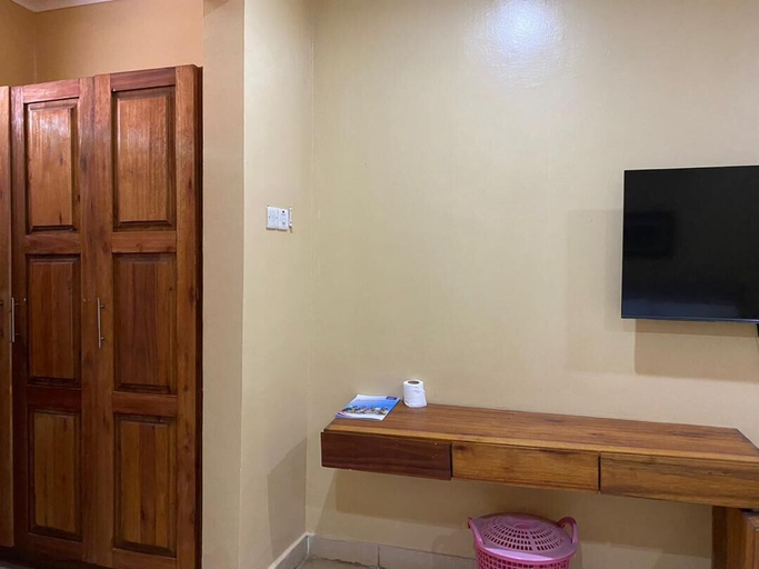 Others 5, Salt Garden Inn, Kinondoni
