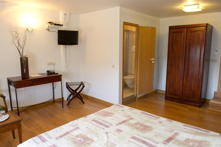 Bedroom 13