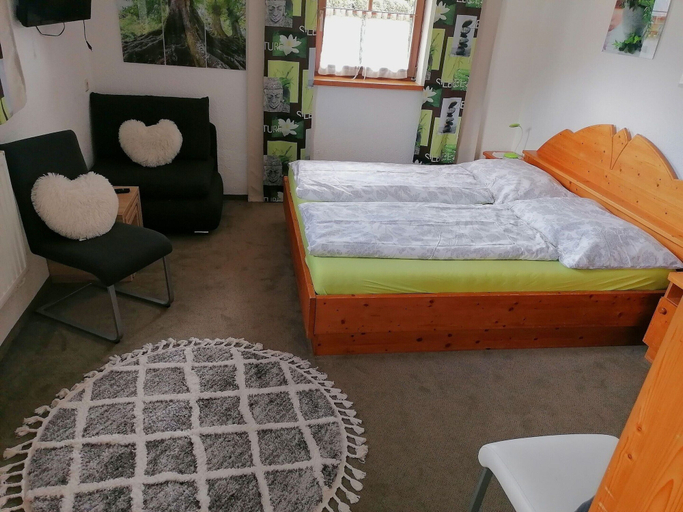 Room 4, Apartment in Walchen Near Ski Slopes, Zell am See