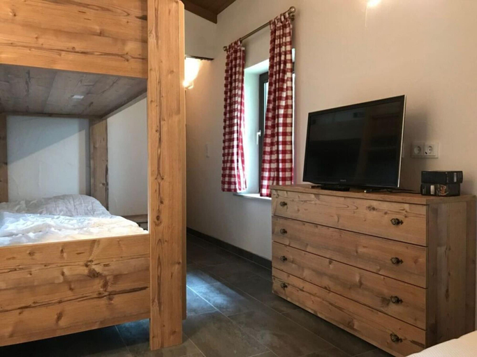 Bedroom 4, Alpine Hut Hannah Comfortable Vacation Home, Hermagor