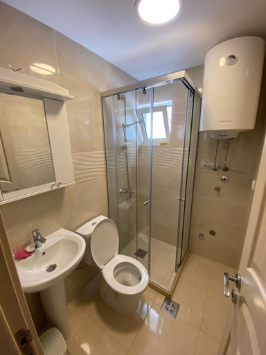 Others 3, Apartmani Resetar