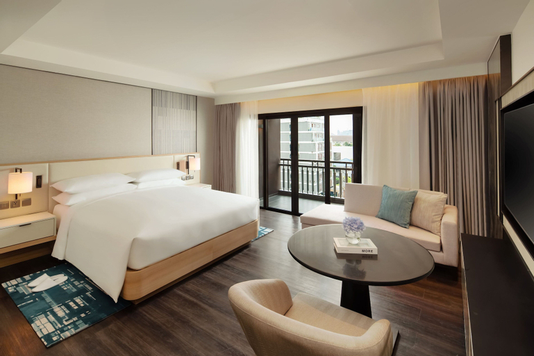 Bedroom 4, Marriott Executive Apartments Bangkok, Sukhumvit 50, Khlong Toey