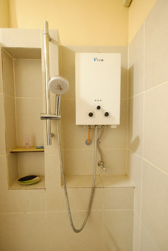 Bathroom 4, Piya Guesthouse, Muang Mae Hong Son