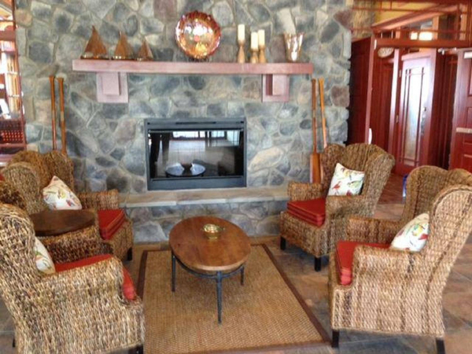 Public Area, 1000 Islands Harbor Hotel, Jefferson