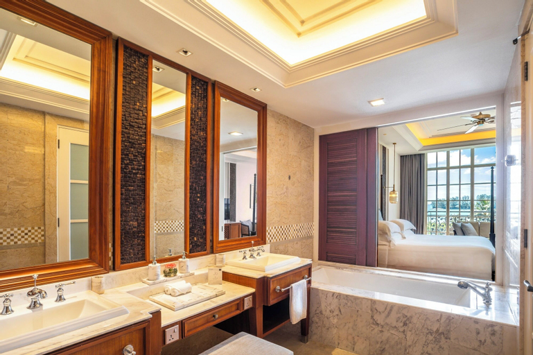 Bathroom 26