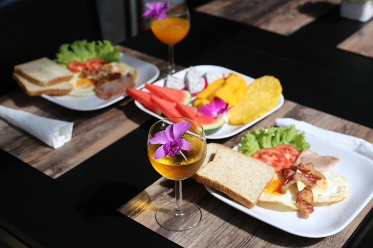 Food & Drinks 4, Ban Don Holidayhome, Phuket Island