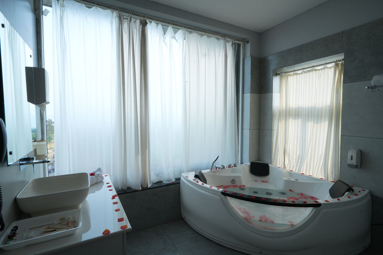 Bathroom, Sterling Banquet and Hotel, Kangra