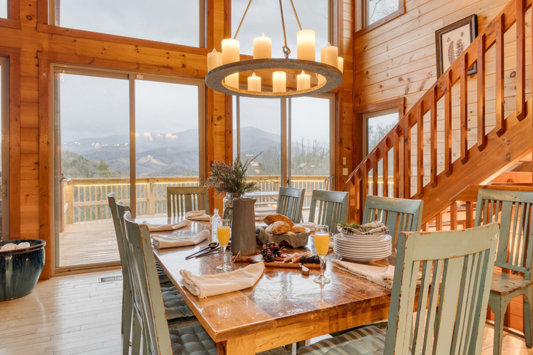 Food & Drinks 5, Thunder Mountain by Avantstay Views + Hot Tub, Sevier