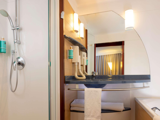 Bathroom 4