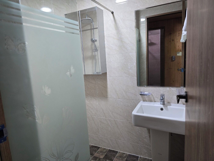 Bathroom 4, Cheonjiyeon Hotel, Seogwipo
