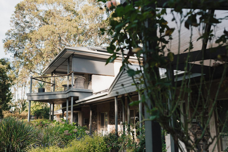 The Retreat at Stirling, Adelaide