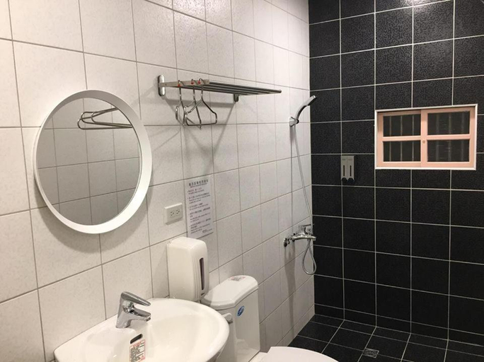 Bathroom 4, Veggie Papa Bed and Breakfast, Yilan