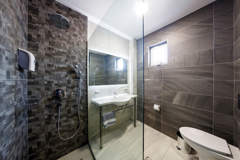 Bathroom 5, Caretta Paradise Resort & Waterpark, Ionian Islands