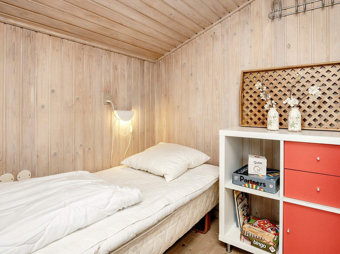 Bedroom 4, 9 Person Holiday Home in Blokhus-by Traum, Jammerbugt