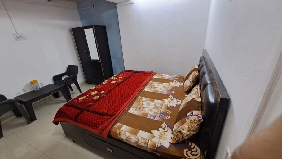 Bedroom 4, Saurav Palace Mathura, Mathura