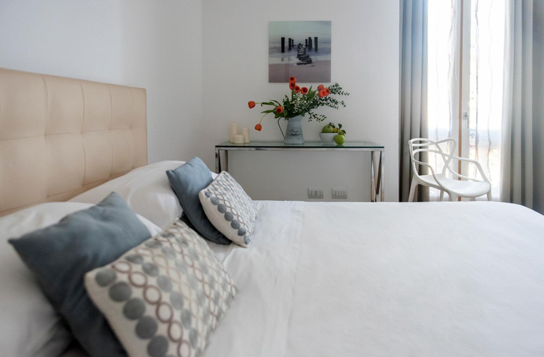 Bedroom 2, Agora Apartments, Napoli