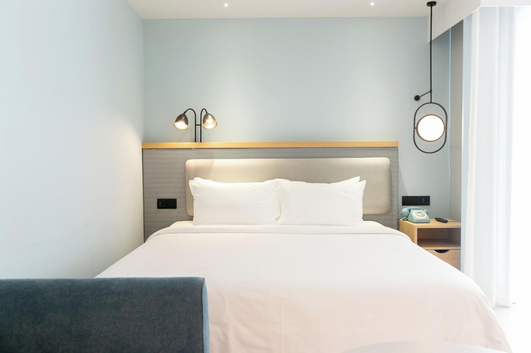 Bedroom 30