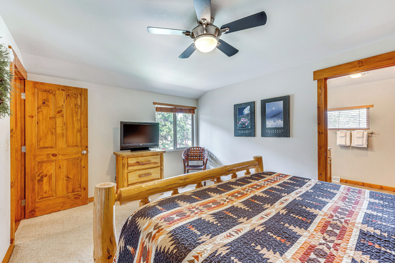 Bedroom 3, 2 Mi to Downtown: Home w/ Hot Tub in Estes Park!, Larimer