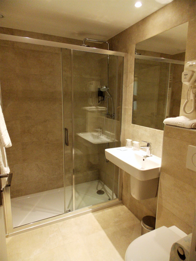 Bathroom 4, Hotel Excelsior Batignolles, Paris