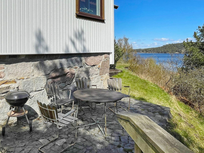 Dining 5, 5 Person Holiday Home in Stillingson, Orust