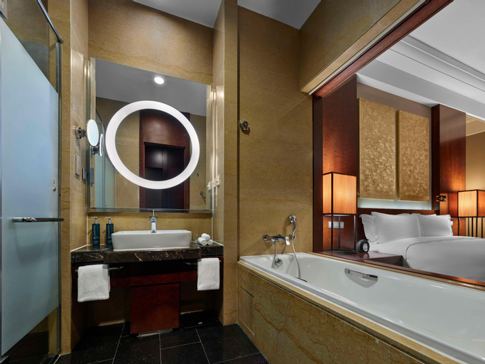 Bathroom 13
