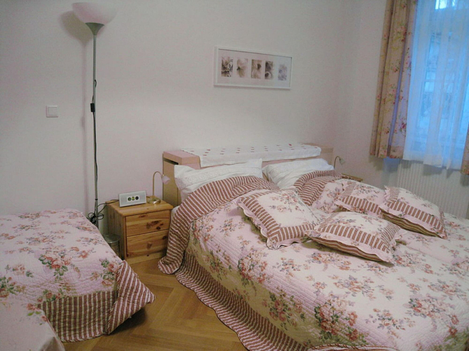 Room 3, Holiday Apartment Comfortable Vacation Home, Wien