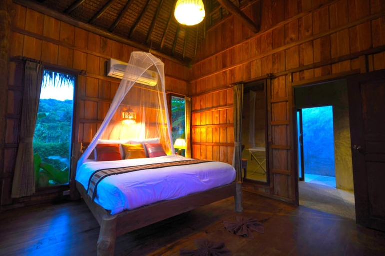 Bedroom 2, Thiw Son Beach Resort, Ko Yao District