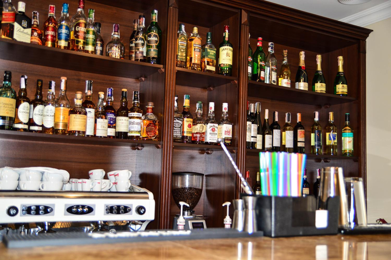 Food & Drinks 5, Churchill-Inn, Vinnyts'ka