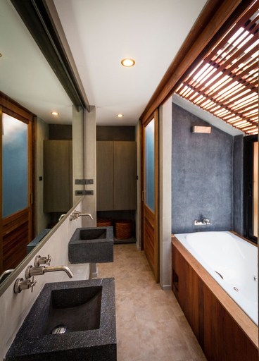 Bathroom 4, Villa Thalanena By The Beach, Mueang Krabi