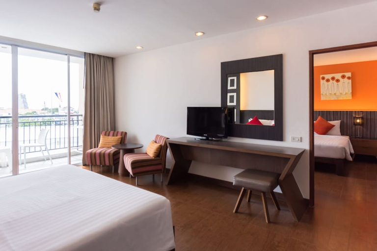 Bedroom 2, Hotel J Pattaya, Pattaya