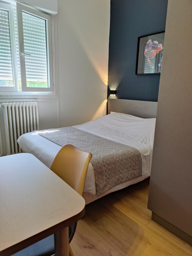 Bedroom 2, Hotel Des Lices - Angers, Maine-et-Loire
