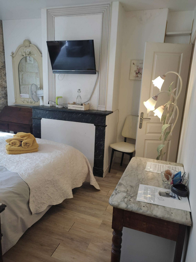 Bedroom 3, B&B Le Miroir aux Fées, Gironde