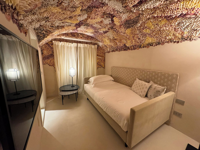 Bedroom 14