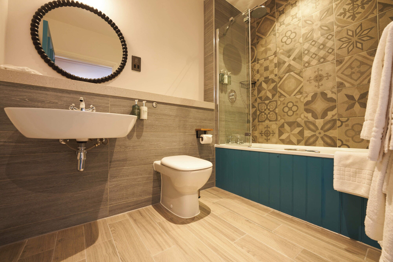 Bathroom 4, Mill on the Exe, Devon