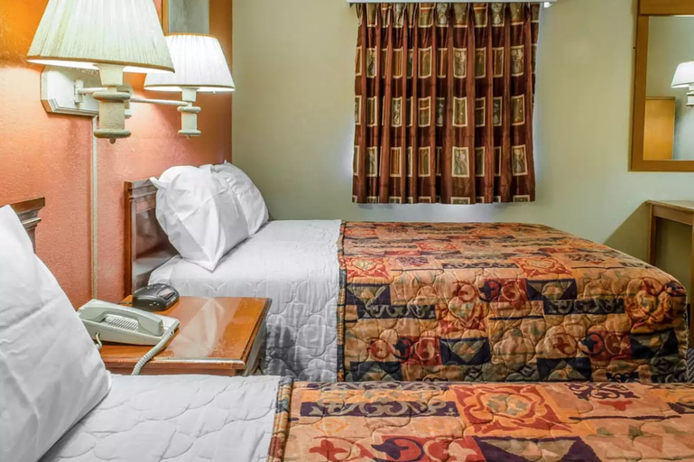 Bedroom 2, Rodeway Inn Allentown, Lehigh