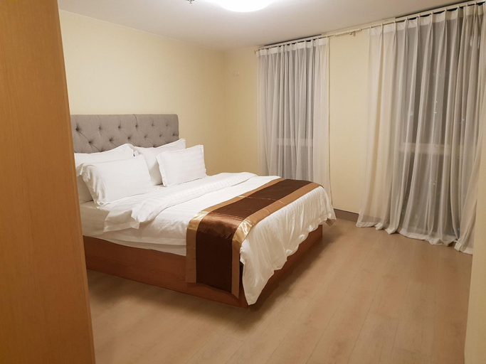 Bedroom 4, LUXE In Venice - The Venice Residences, Taguig