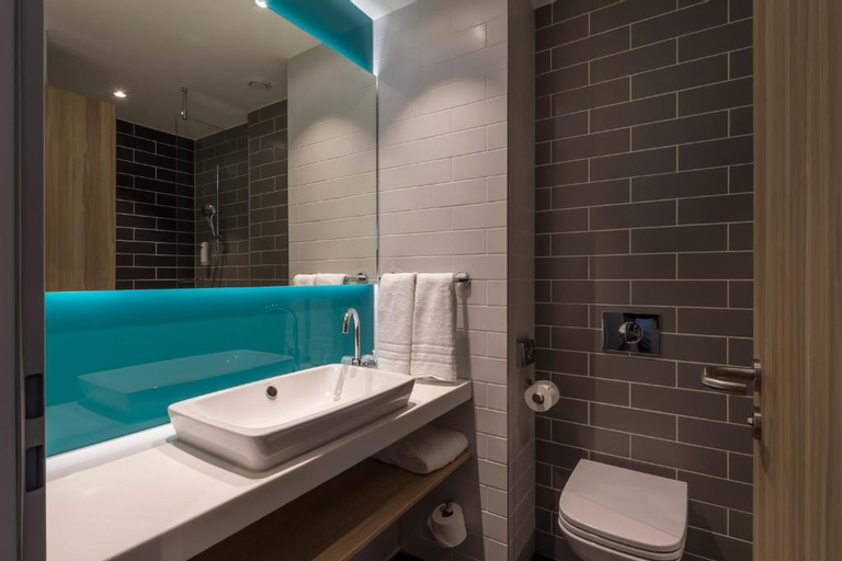 Bathroom 7