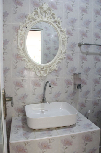 Bathroom 3, Bananaleaf Wedding Cafe & Resort, Nakhon Chaisi
