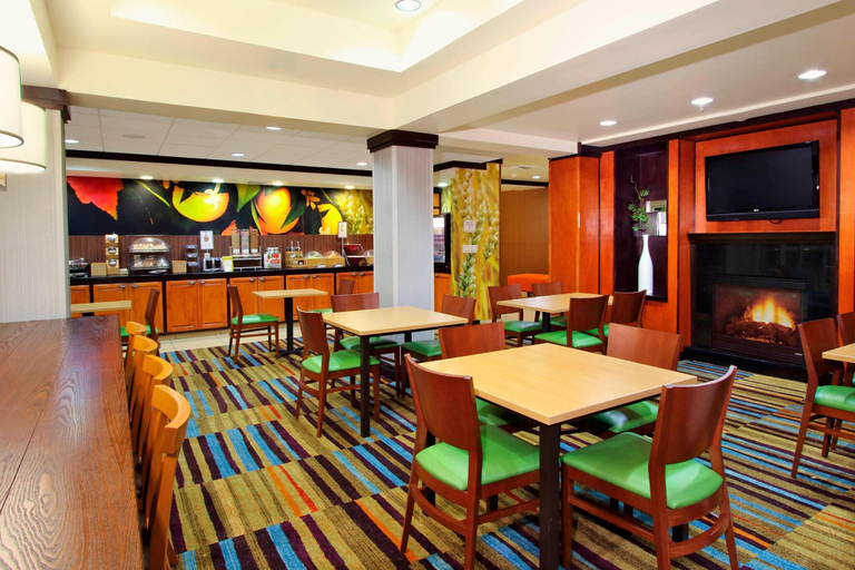 Food & Drinks 5, Fairfield Inn & Suites Fresno Clovis, Fresno